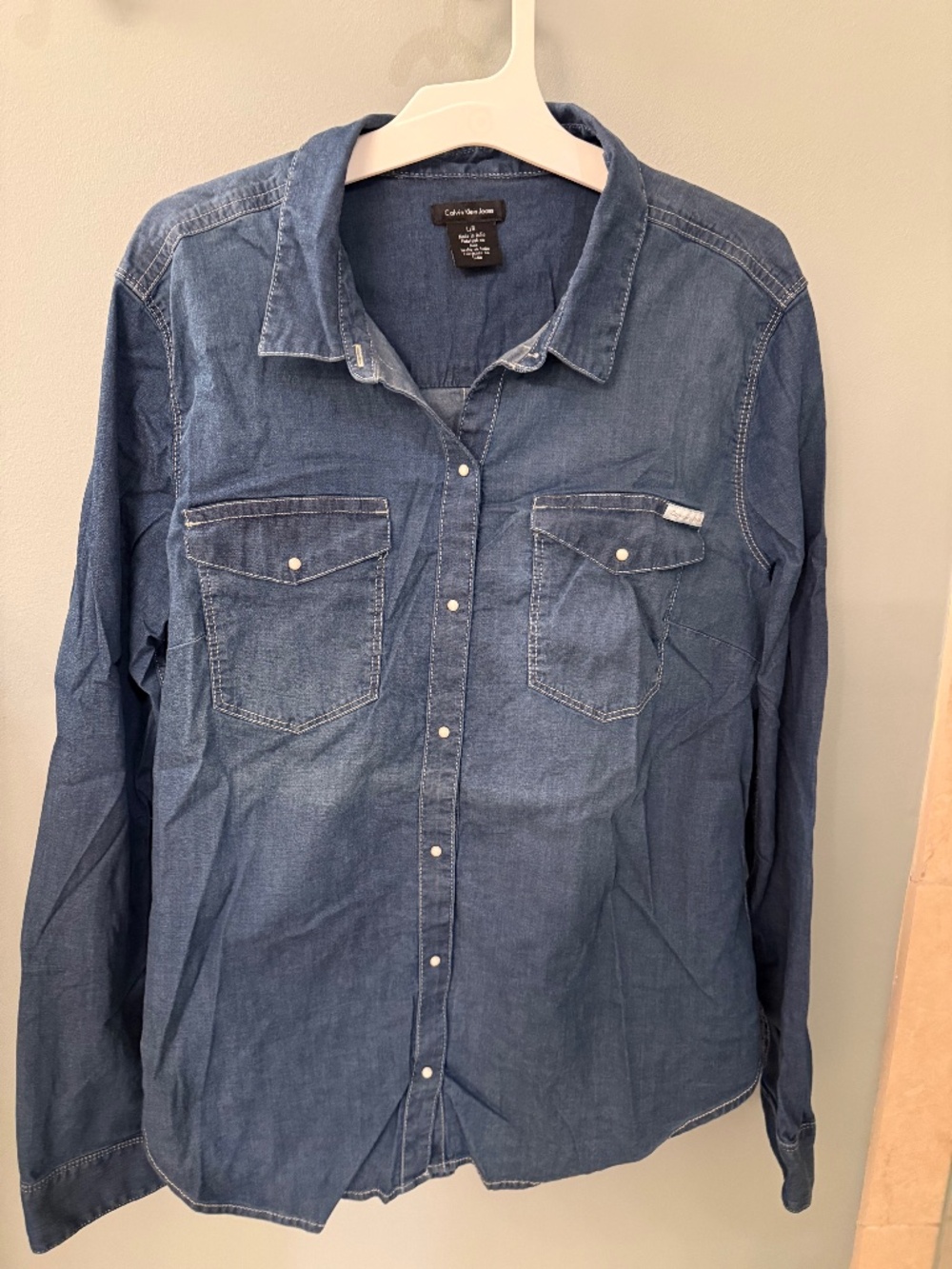 Calvin Klein western style cotton button shirt. Large